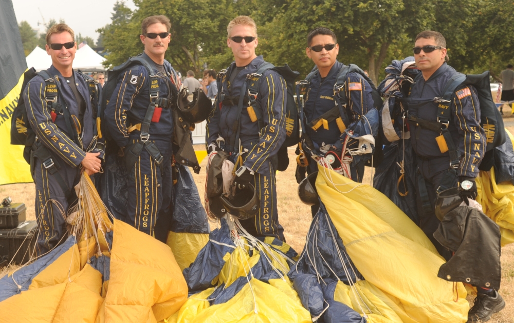 Navy SEALS with parachute
